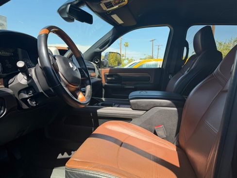Used 2022 RAM 2500 Limited AWD/4WD image 2