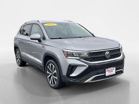 Used 2023 Volkswagen Taos SE image 1