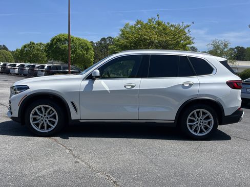 Used 2023 BMW X5 xDrive40i w/ Parking Assistance Package image 24