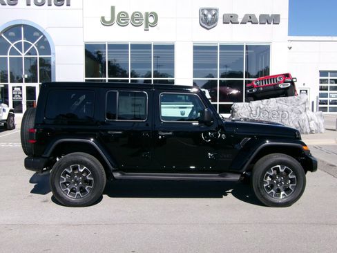 New 2025 Jeep Wrangler Unlimited Sahara image 5