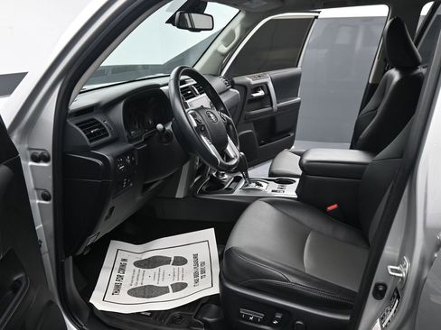 Used 2022 Toyota 4Runner SR5 Premium image 17