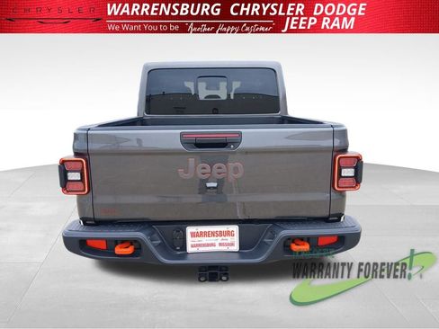 New 2025 Jeep Gladiator Mojave w/ Convenience Group image 5