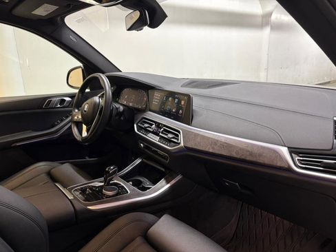 Used 2022 BMW X5 xDrive40i w/ Premium Package image 31