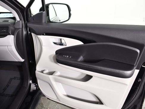 Used 2019 Honda Pilot Touring image 42