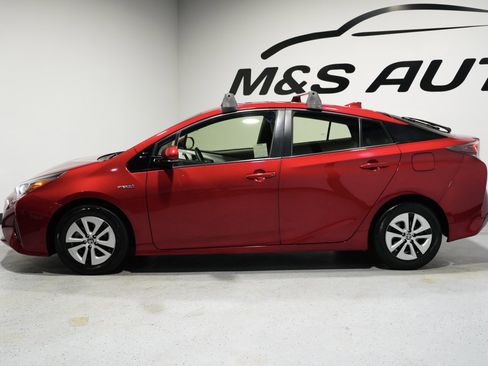Used 2017 Toyota Prius Four image 5