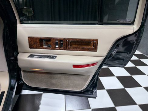 Used 1995 Cadillac Fleetwood Brougham RWD image 41