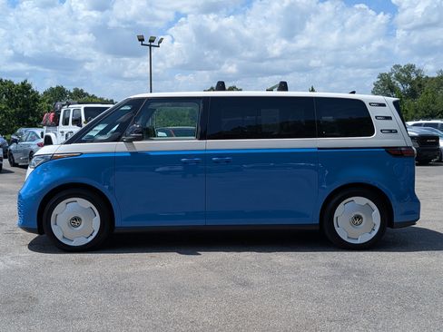 Used 2025 Volkswagen ID. Buzz 1st Edition RWD image 6
