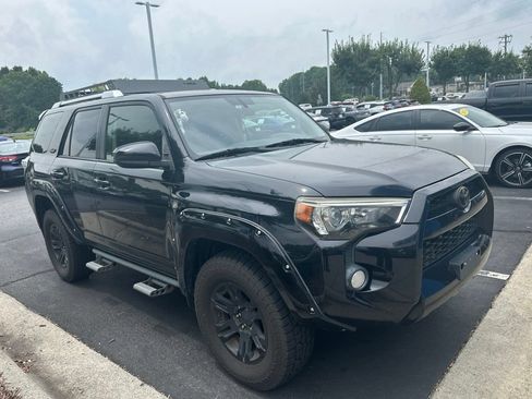 Used 2016 Toyota 4Runner SR5 AWD/4WD image 3