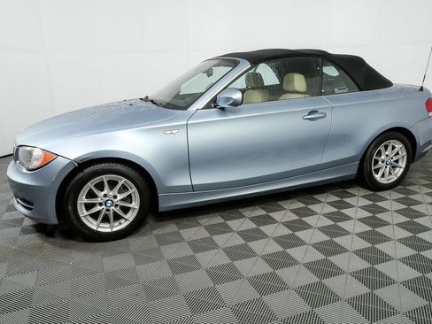 Used 2011 BMW 128i Convertible image 2