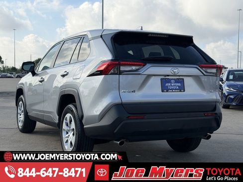 Used 2025 Toyota RAV4 LE image 7