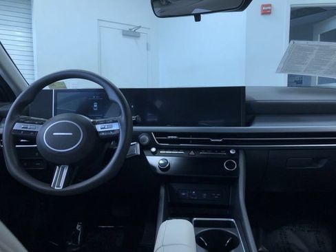 Used 2025 Hyundai Sonata SEL FWD image 17