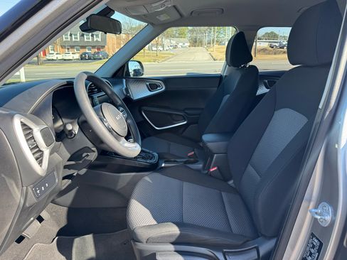 Used 2024 Kia Soul LX w/ Option Group 015 image 12