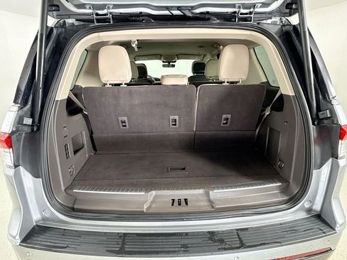 Used 2024 Lincoln Navigator Premiere AWD/4WD image 27