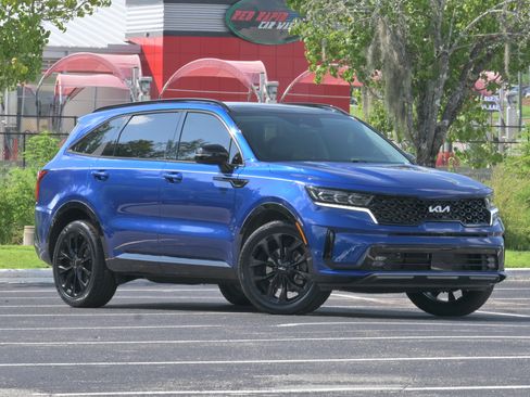 Used 2023 Kia Sorento SX FWD image 2
