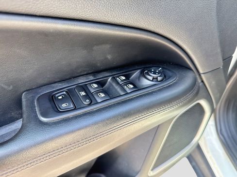 Used 2018 Jeep Compass Latitude AWD/4WD image 11