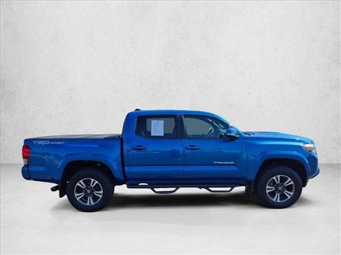 Certified 2017 Toyota Tacoma TRD Sport RWD image 4