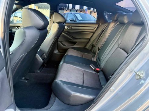 Used 2018 Honda Accord Sport image 19