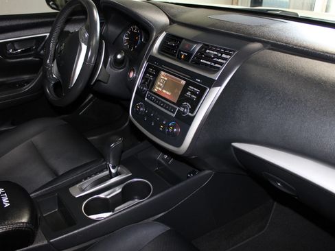 Used 2017 Nissan Altima 2.5 SR w/ Midnight Edition Package FWD image 29