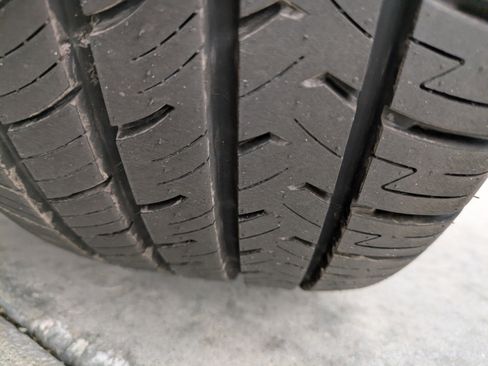 Certified 2023 Genesis GV70 2.5T w/ Sport Prestige Package image 10