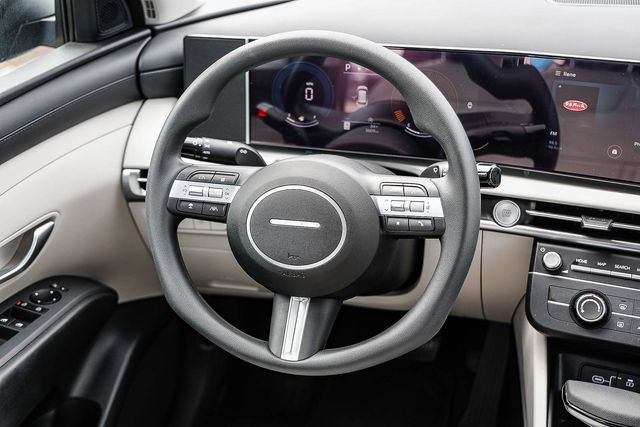 Certified 2026 Hyundai Tucson SE FWD image 14