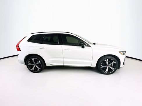 Used 2022 Volvo XC60 B5 R-Design w/ Advanced Package FWD image 10