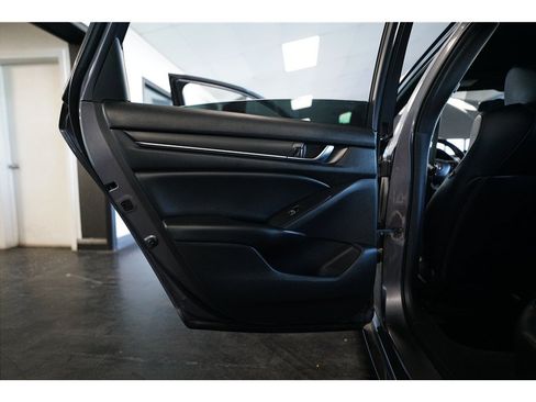 Used 2018 Honda Accord Sport image 14