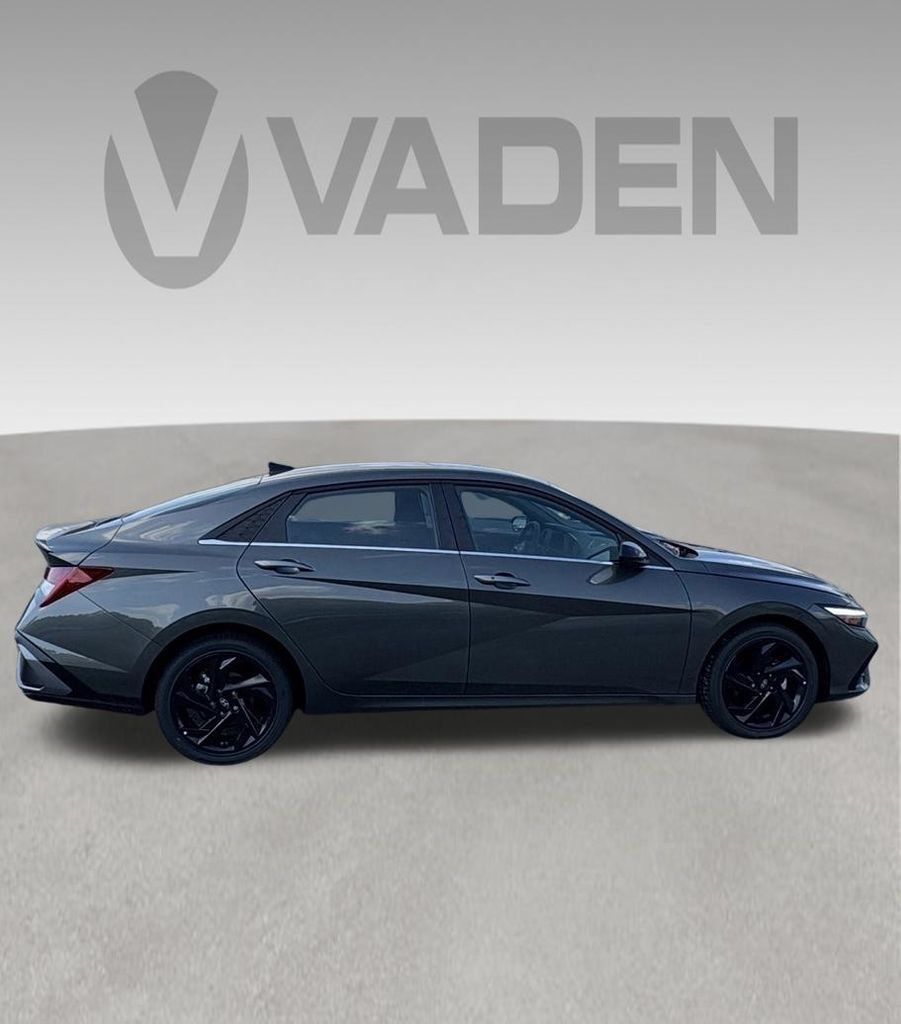 New 2026 Hyundai Elantra SEL Sport Premium FWD image 7