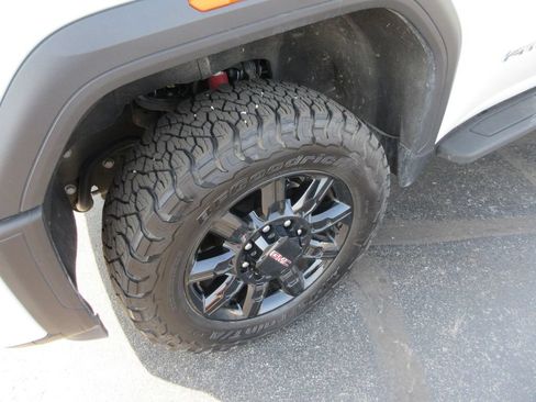 Certified 2024 GMC Sierra 2500 AT4 AWD/4WD image 15