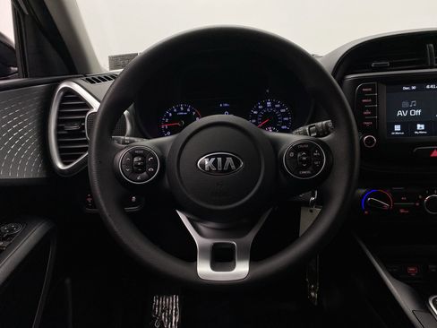 Used 2020 Kia Soul LX FWD image 12