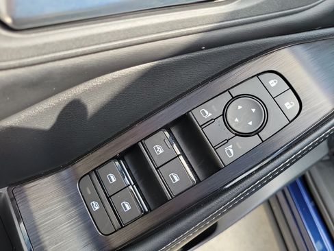 Used 2025 Nissan Rogue SV FWD image 22