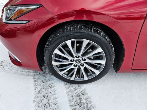 Used 2019 Lexus ES 300h w/ Premium Package image 25