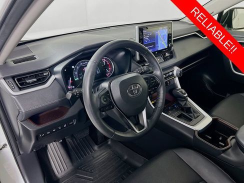 Used 2022 Toyota RAV4 Limited FWD image 9
