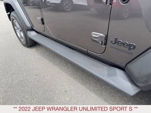 Used 2022 Jeep Wrangler Unlimited Sport AWD/4WD image 9