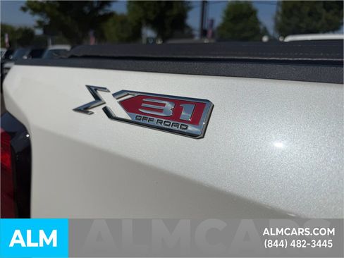 Used 2021 GMC Sierra 1500 SLT w/ SLT Premium Plus Package AWD/4WD image 8