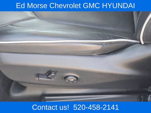 Used 2025 Chrysler Pacifica Limited FWD image 10