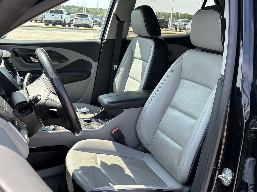 Used 2022 GMC Terrain SLT w/ Tech Package AWD/4WD image 7