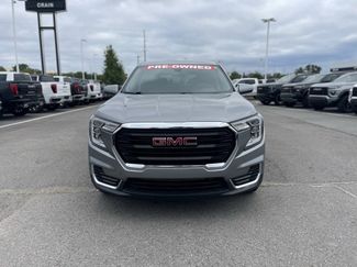 Used 2024 GMC Terrain SLE video 2