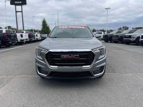 Used 2024 GMC Terrain SLE image 2