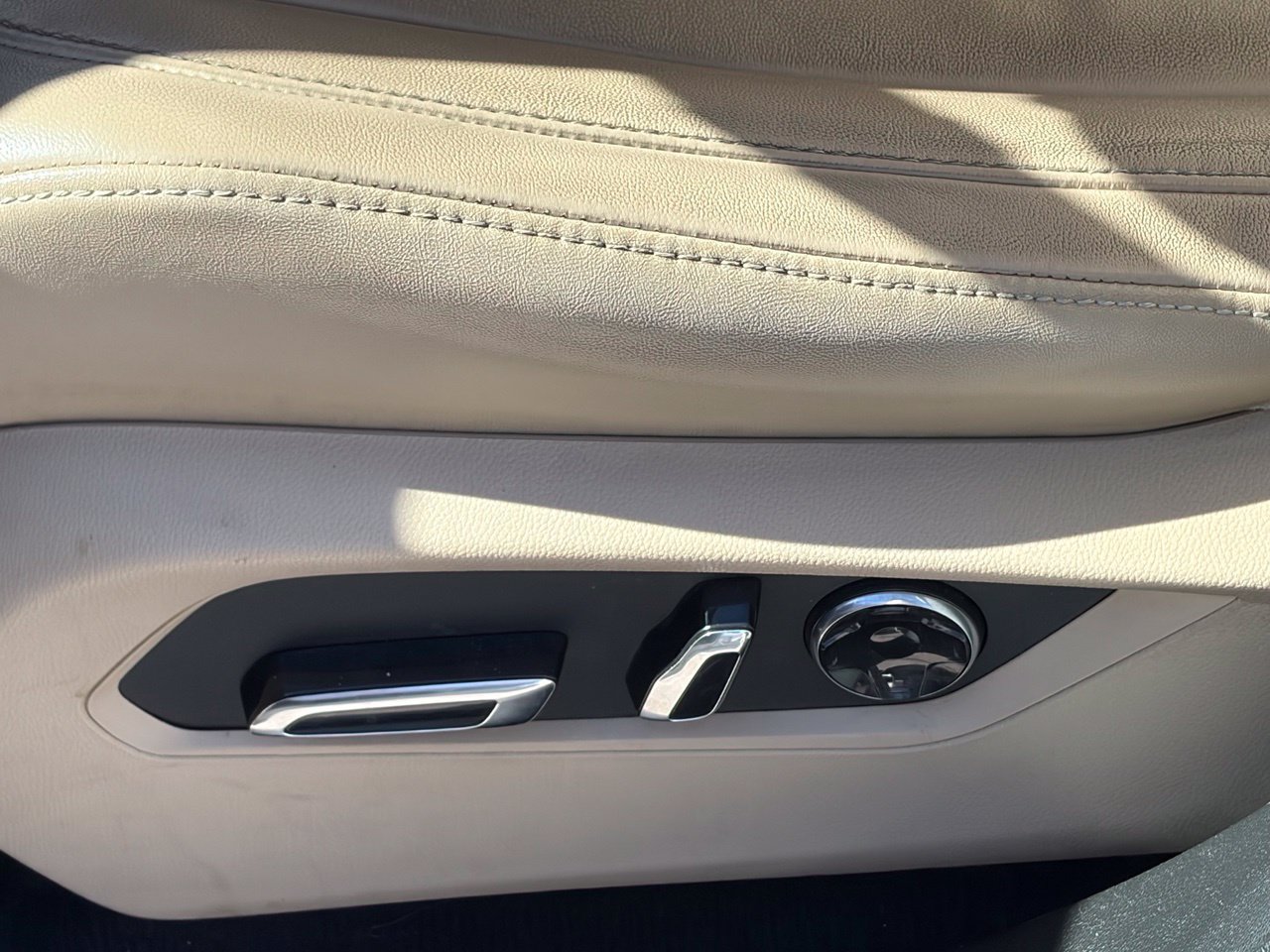 Used 2019 Acura RDX w/ Technology Package AWD/4WD image 6
