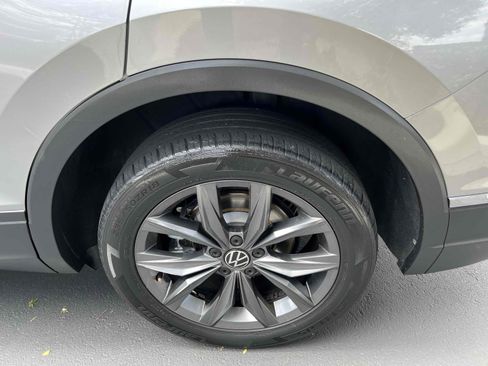 Used 2023 Volkswagen Tiguan SE FWD image 60