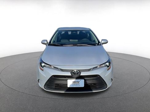 Used 2025 Toyota Corolla LE image 4