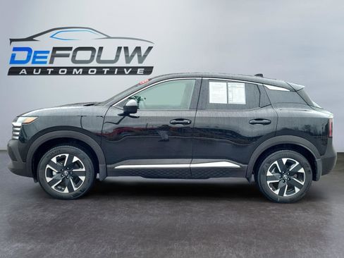 Used 2025 Nissan Kicks SV image 6