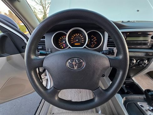 Used 2007 Toyota 4Runner SR5 image 41