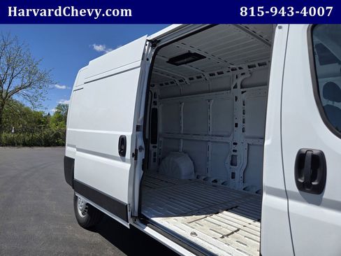 Used 2025 RAM ProMaster 2500 w/ Convenience Group FWD image 25