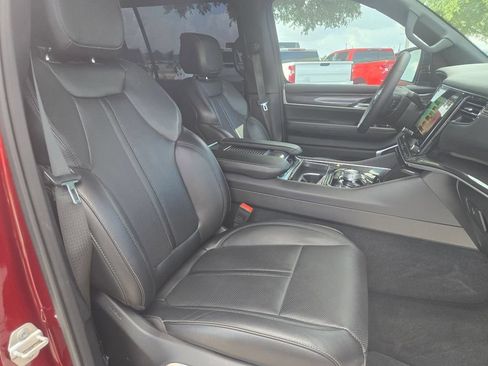 Used 2024 Jeep Wagoneer 4WD w/ Premium Group I image 21
