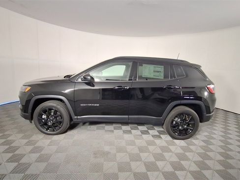 New 2026 Jeep Compass Latitude image 7
