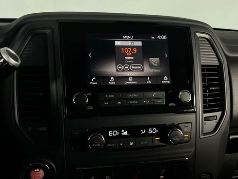 Used 2024 Nissan Titan SV w/ SV Convenience Package image 17