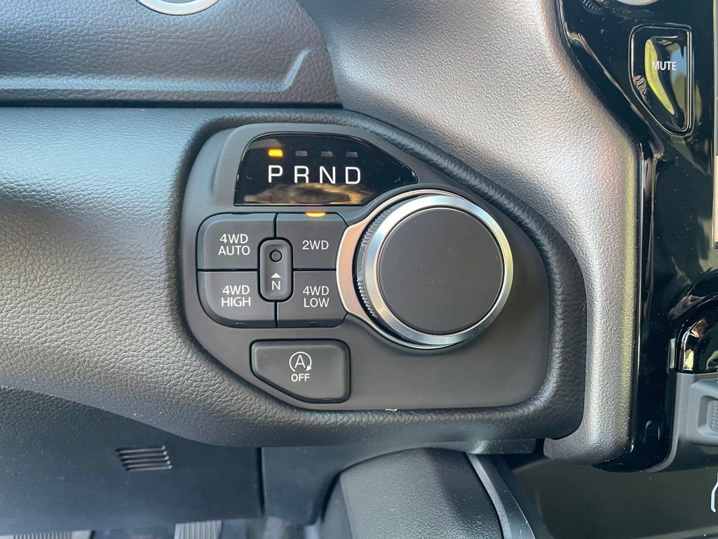 New 2026 RAM 1500 Big Horn AWD/4WD image 17