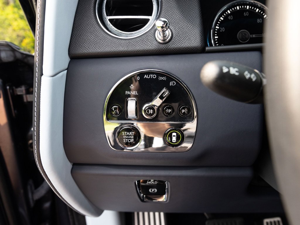Used 2022 Rolls-Royce Cullinan w/ Cullinan Package AWD/4WD image 33