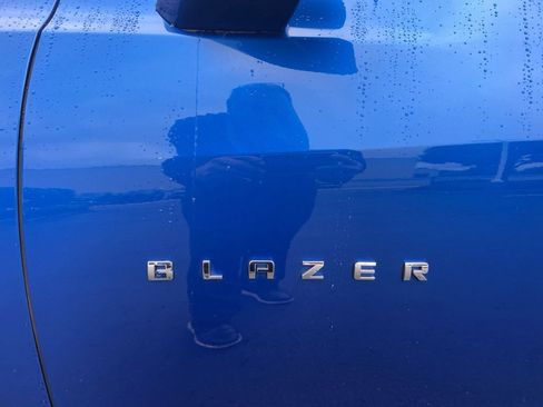 Used 2019 Chevrolet Blazer LT FWD image 12
